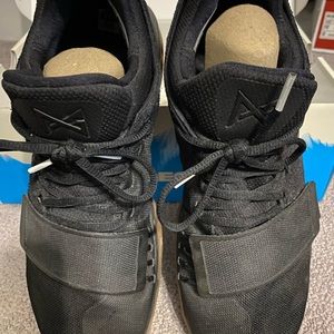 Nike Paul George basketball shoes. 11.5. Excellent.